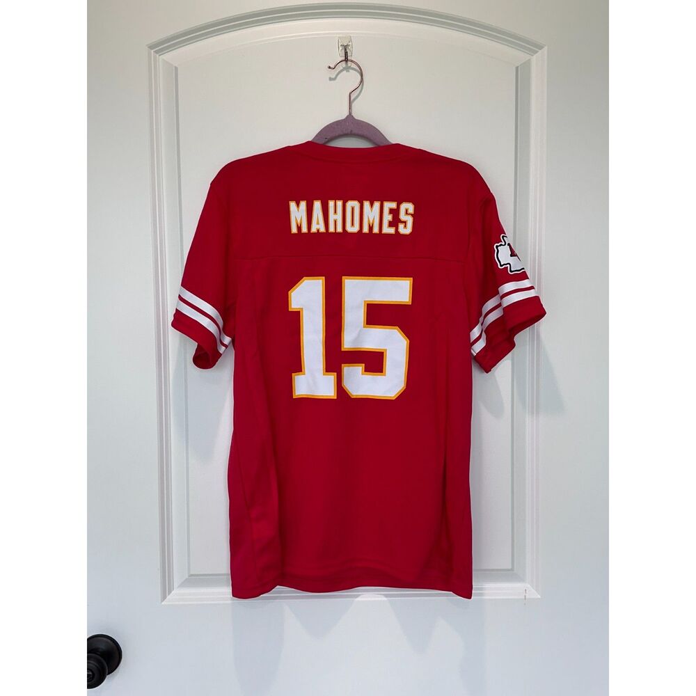NWT NFL Kansas City Chiefs Patrick Mahomes 15 Red Jersey Size Medium - Picture 2 of 7